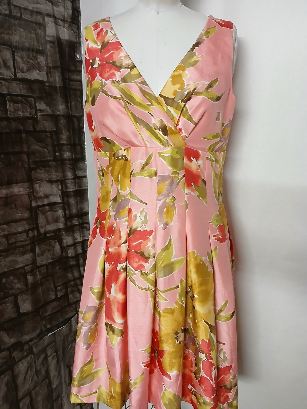 Perceptions Pink Floral V-Neck Midi Dress